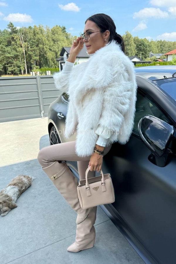 Futerko z kołnierzem zapinane na napy kremowe OTYLIO