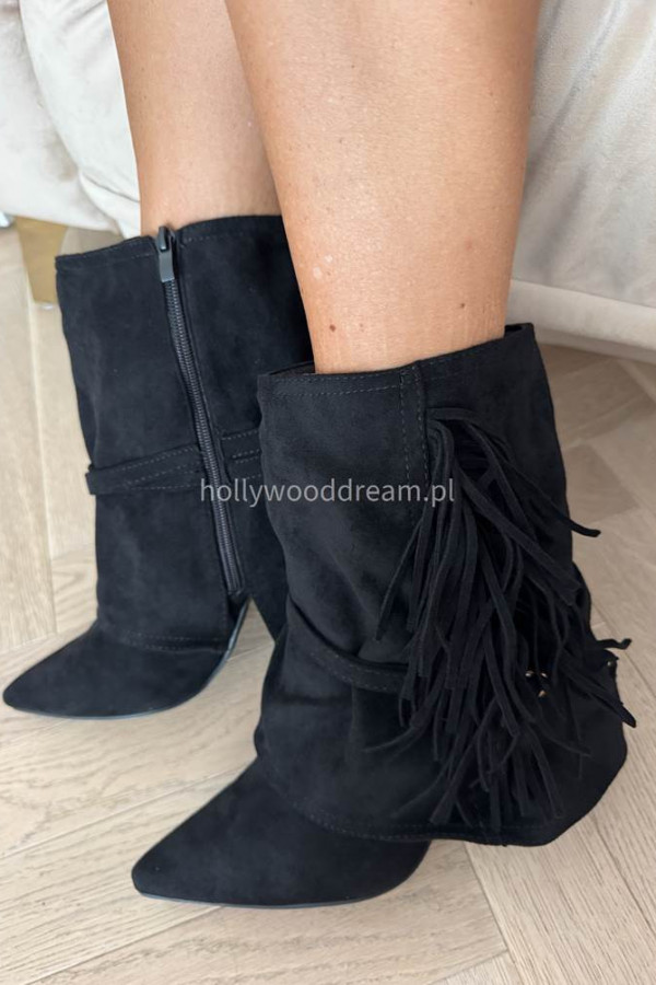 Botki krótkie zamszowe na słupku z frędzlami czarne ROZI