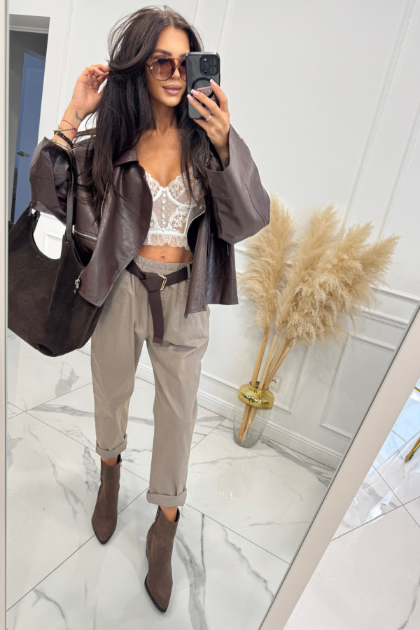 Spodnie bawełniane baloon fit z parcianym paskiem beżowe KIMI 190