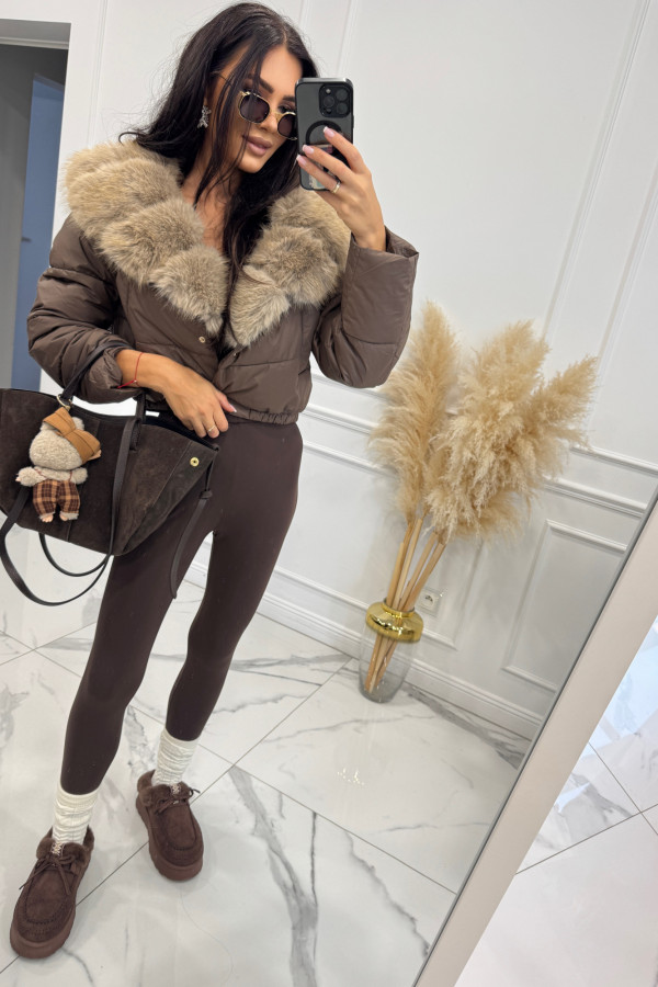 Kurtka krótka puchowa ze złotymi napami czekoladowa z beżowym futerkiem LUSIA 09