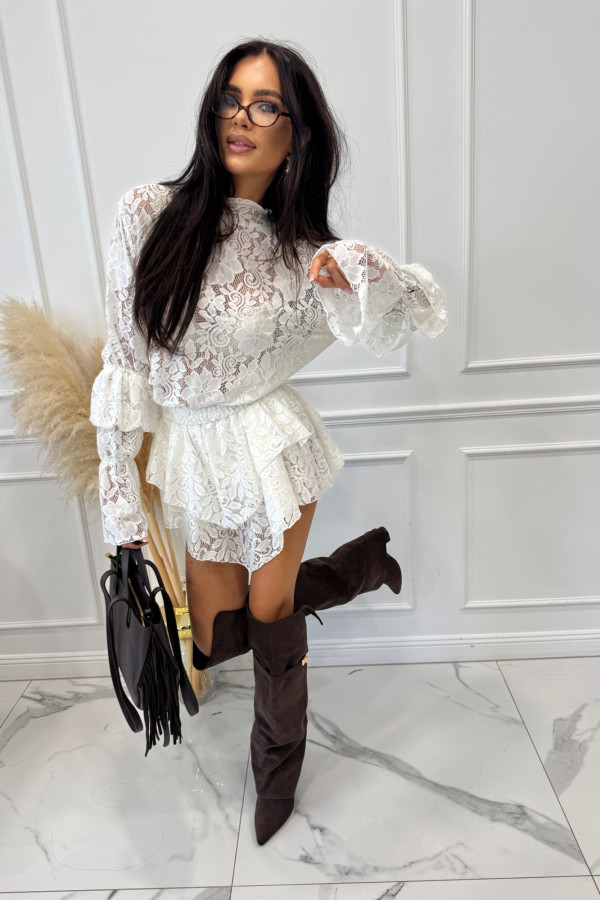 Bluzka oversize koronkowa z falbaną biała Daria 25