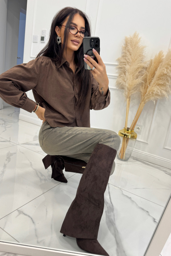 Czekoladowa koszula z kołnierzykiem i haftem Luk 52