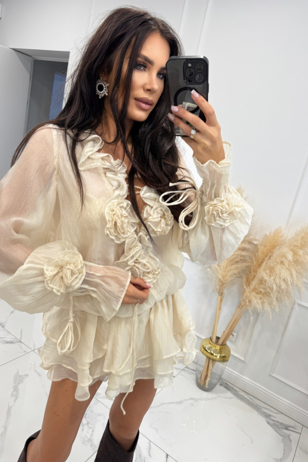 Kremowa sukienka z wiązaniem, różami i falbanami + spodenki ROSALINE 09