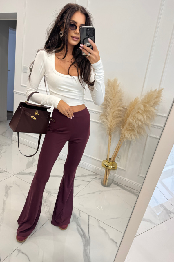 Biała bluzka z długim rękawem i dekoltem karo MARCELA 30