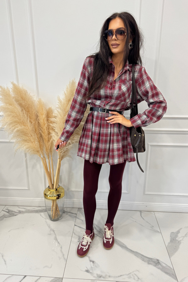 Bordowa sukienka koszulowa taliowana z paskiem w kratę GRID 02