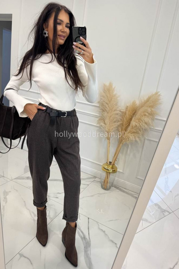 Kremowa bluzka sweterkowa z ozdobnymi guziczkami OLA 09