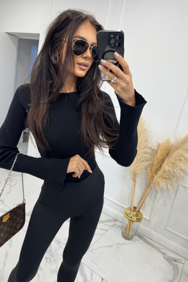 Czarna bluzka sweterkowa z ozdobnymi guziczkami OLA 09