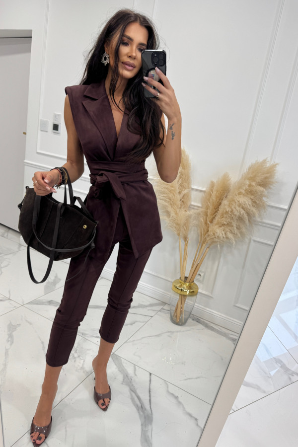 Czekoladowa kamizelka dłuższa zamszowa z paskiem ELEONORA 121