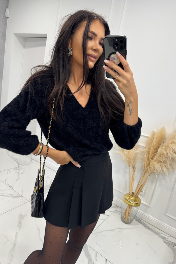 Czarny sweter pluszowy oversize z dekoltem V WARM 17