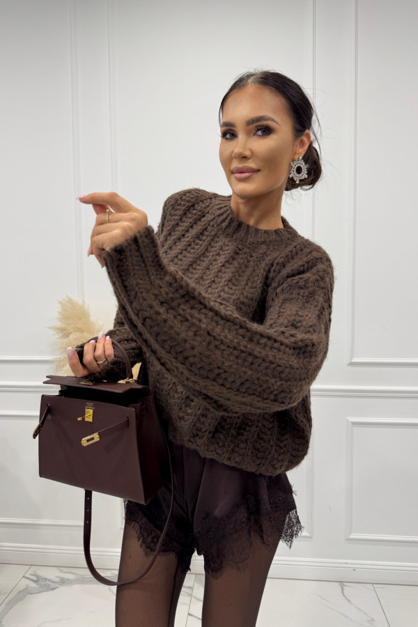 Czekoladowy sweter pleciony o kroju boxy Alanis 09