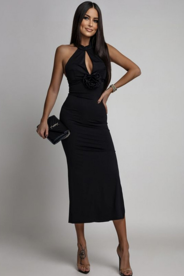 Czarna sukienka z ozdobną różą i wycięciem na dekolcie Erma 26