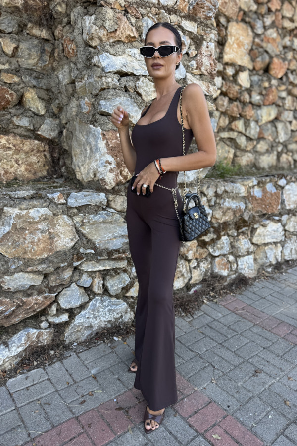 Kombinezon z dekoltem karo na ramiączkach GREGOR czekoladowy 171